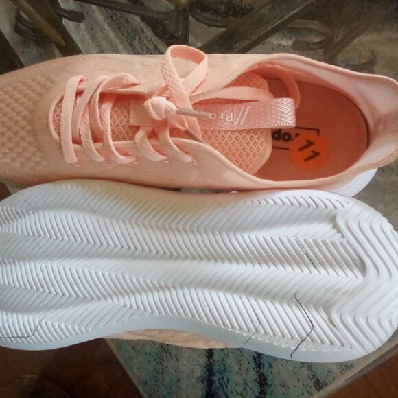 💞Cute Peach Fashion Tennis Shoes💞 Airflow material See through💞 Size 11💞 - Picture 4 of 5